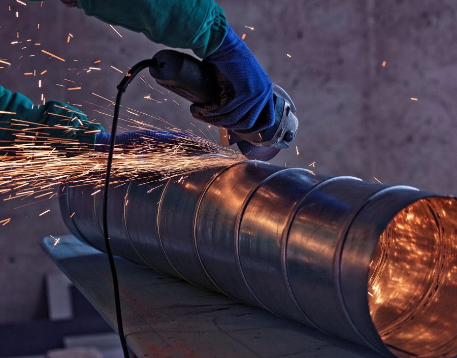 saldatura-ad-arco-di-un-acciaio-cantiere.jpg